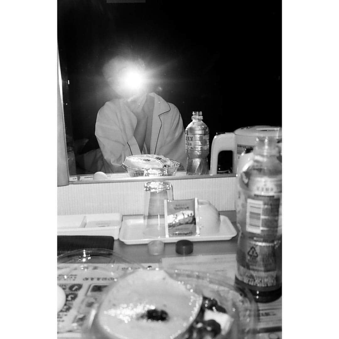 玉城ティナさんのインスタグラム写真 - (玉城ティナInstagram)「チワワちゃん撮ってたときかな #film 💥 地方のホテル」11月12日 9時56分 - tinapouty