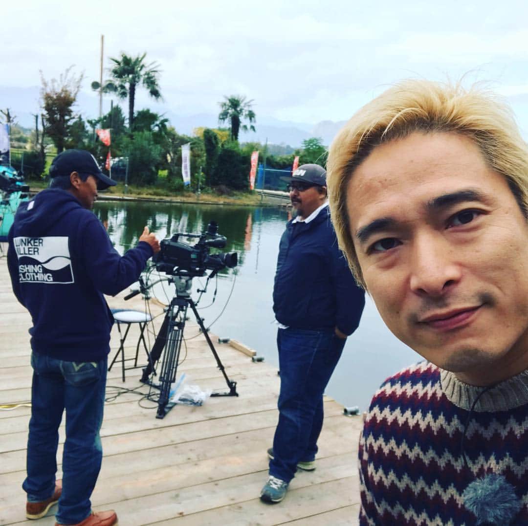 井手大介のインスタグラム：「とある仕事でとある釣り場に来てます。プロの技を堪能します。」