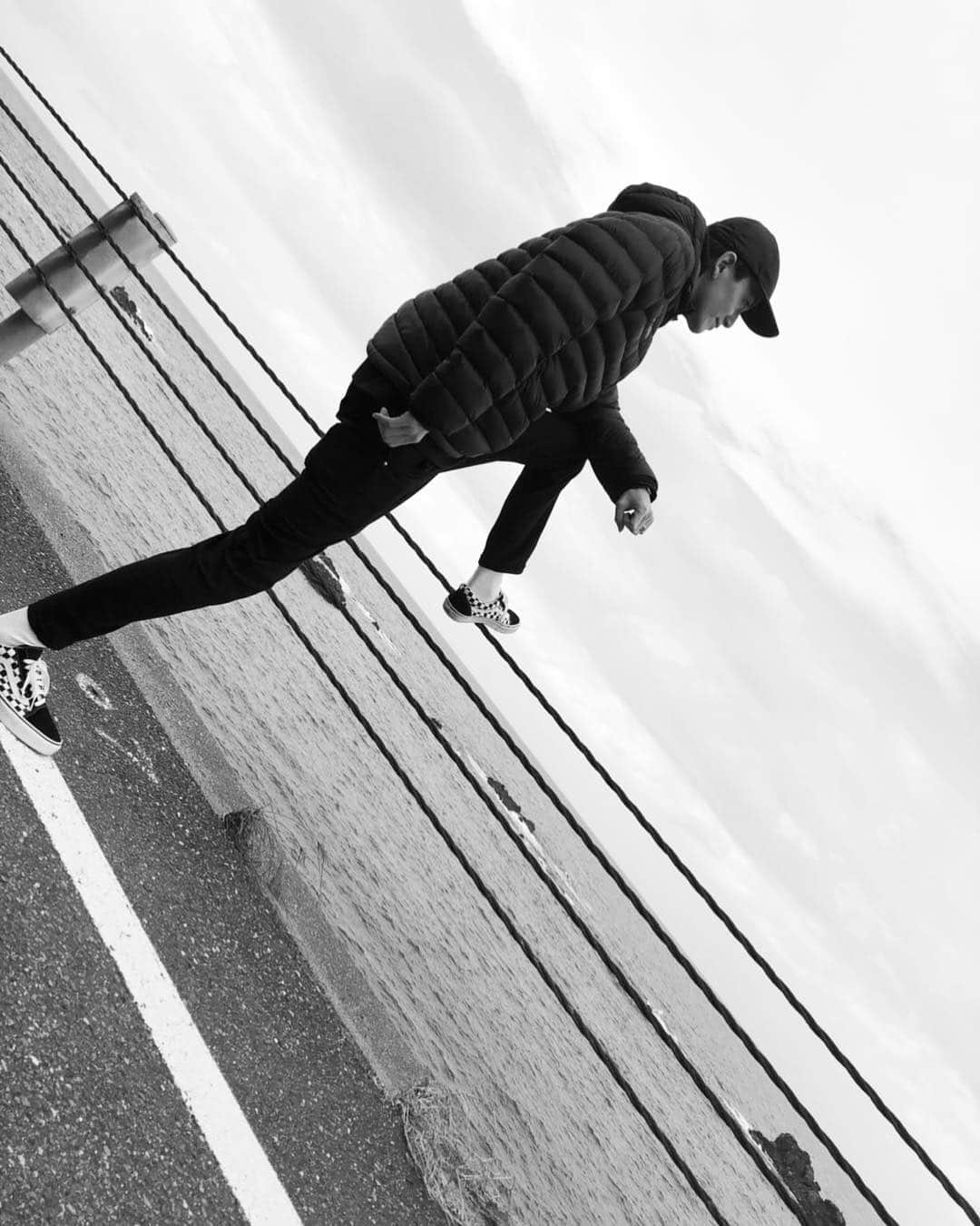 小野健斗さんのインスタグラム写真 - (小野健斗Instagram)「海にきたらやっぱこのポーズでしょ！笑」11月12日 18時58分 - kento_ono