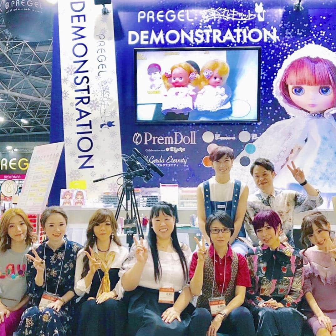 なかやまちえこさんのインスタグラム写真 - (なかやまちえこInstagram)「NAIL EXPO 2018.11/11.12 早起きして来てくれた方、お声がけくださった方、初めましての方、sns見てるとお言葉くださった方、いつもセミナーも来てくれる方、遠くから来てくれた方、ついでに見てくださった方や、暇つぶしに見てくれた方など皆様大好きですありがとうございました😭😭😭🙏セミナー来てくださる方でデモ中に見かけて後で探したら見つけられずご挨拶できなかったりもして来てくれてたのにごめんなさい💦💦来てくれた皆様本当にありがとうございます！！！！ またお会いできますように😌😌😌💕 プリアンファのスタッフの皆様、諸富さん木村さん藤島さんもいつもありがとうございます😭🙏🙏🙏 お手伝いしてくれたtriciaの生徒さん、アルバイトの方など皆様のご協力あって大変助かりました！！！ありがとうございます！多大なる感謝を🙏🙏🙏 #なかやまセミナー @pregelofficial」11月12日 20時01分 - chiekonakayama