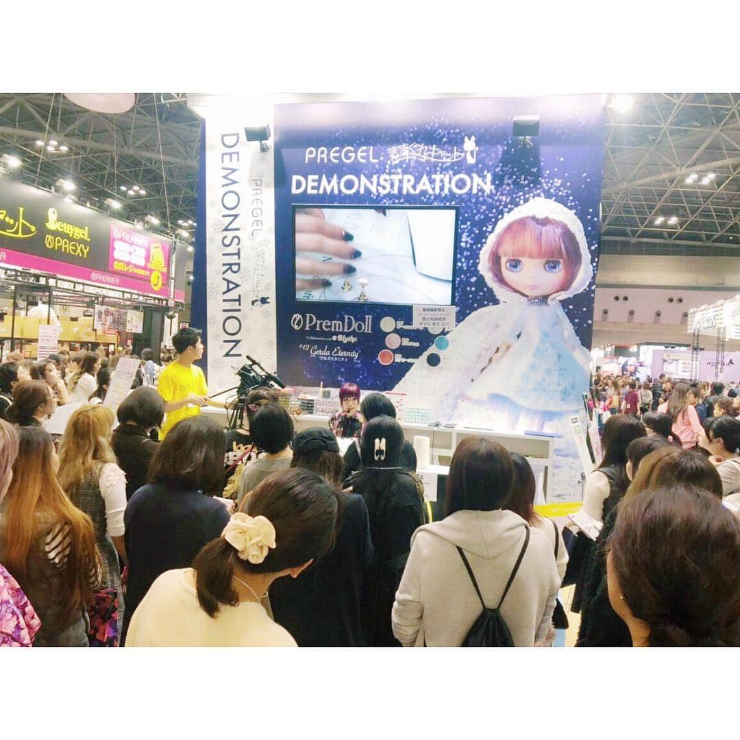 なかやまちえこさんのインスタグラム写真 - (なかやまちえこInstagram)「NAIL EXPO 2018.11/11.12 早起きして来てくれた方、お声がけくださった方、初めましての方、sns見てるとお言葉くださった方、いつもセミナーも来てくれる方、遠くから来てくれた方、ついでに見てくださった方や、暇つぶしに見てくれた方など皆様大好きですありがとうございました😭😭😭🙏セミナー来てくださる方でデモ中に見かけて後で探したら見つけられずご挨拶できなかったりもして来てくれてたのにごめんなさい💦💦来てくれた皆様本当にありがとうございます！！！！ またお会いできますように😌😌😌💕 プリアンファのスタッフの皆様、諸富さん木村さん藤島さんもいつもありがとうございます😭🙏🙏🙏 お手伝いしてくれたtriciaの生徒さん、アルバイトの方など皆様のご協力あって大変助かりました！！！ありがとうございます！多大なる感謝を🙏🙏🙏 #なかやまセミナー @pregelofficial」11月12日 20時01分 - chiekonakayama