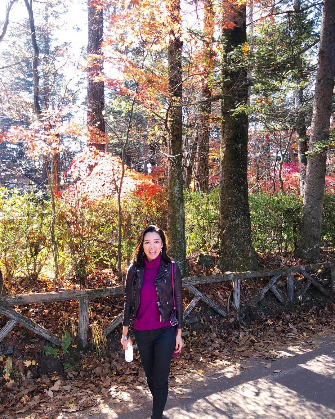 阿部優貴子さんのインスタグラム写真 - (阿部優貴子Instagram)「週末は久しぶりに旦那さんとお休みがあったので軽井沢へ。🍁 秋の軽井沢ってこんなにきれいなんですね。散策してるだけで心から癒されました☺️ 雲場池は紅葉終わりかけだったけどそれでもきれいでした。  #軽井沢 #karuizawa #雲場池 #週末旅行 #紅葉 #紅葉 #🍁#koyo #あべゆきtrip」11月12日 12時04分 - abe_yuki94