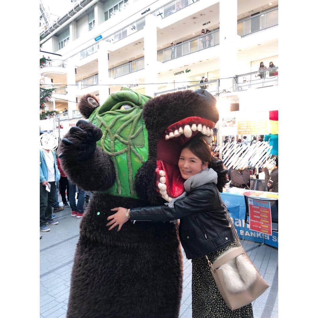 福咲れんのインスタグラム：「仲良くできると思ったのに食べられたでござる🐻  #メロン熊 #札幌 #ただいま東京」