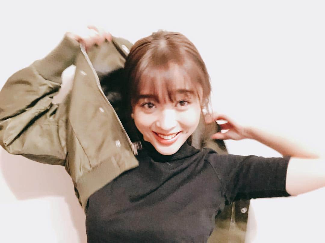 神部美咲さんのインスタグラム写真 - (神部美咲Instagram)「かっこよく洋服着るモデルのお仕事は無理かもしれない。🤣 #最後の写真の感情」11月12日 17時28分 - jimbu_misaki