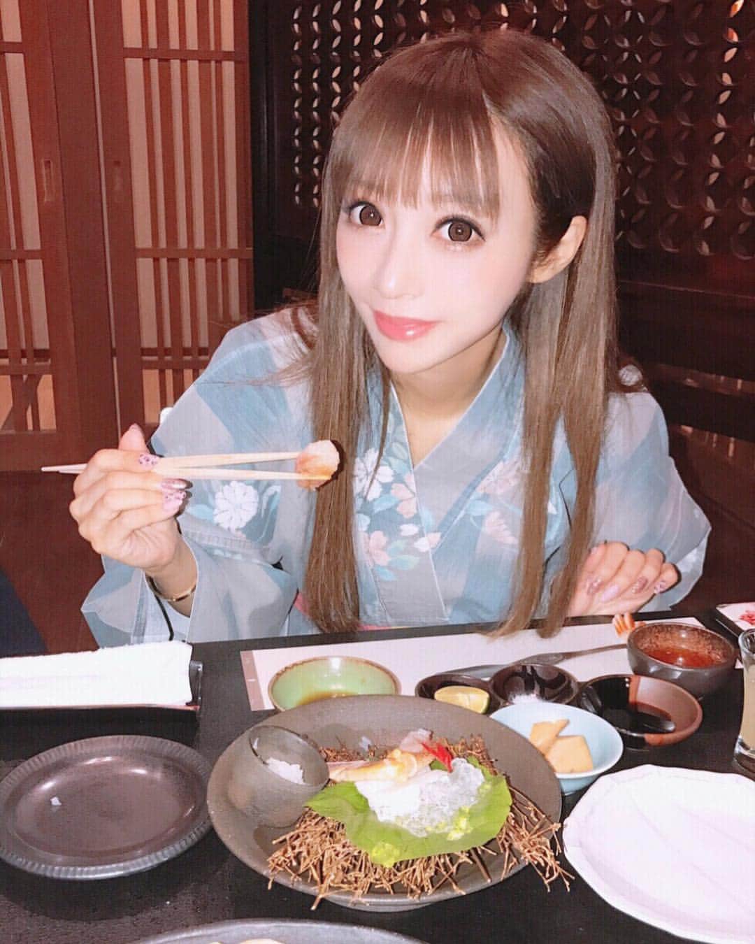 一條りおなさんのインスタグラム写真 - (一條りおなInstagram)「京都の間人へ 間人蟹を食べに🦀💓 伊根の舟屋とか色々観光も出来て 癒されました😊💕 間人蟹のあらゆる料理を 堪能出来て美味しすぎて 幸せでした😍❤️ 蟹味噌ご飯と蟹味噌スープは おかわりしました🤩 . #京都 #伊根 #丹後 #京丹後 #間人 #間人蟹 #癒しの旅 #幸」11月12日 18時04分 - riona.i