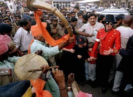 マイケル・ジャクソンさんのインスタグラム写真 - (マイケル・ジャクソンInstagram)「“Dance suddenly became a rage in India because of MJ. India was shocked to see a man who could dance like him and I too was shocked and inspired by him. He had a unique dance style, it wasn’t break dance ... it was just typical Jackson Style!” – Prabhu Diva」11月13日 3時46分 - michaeljackson