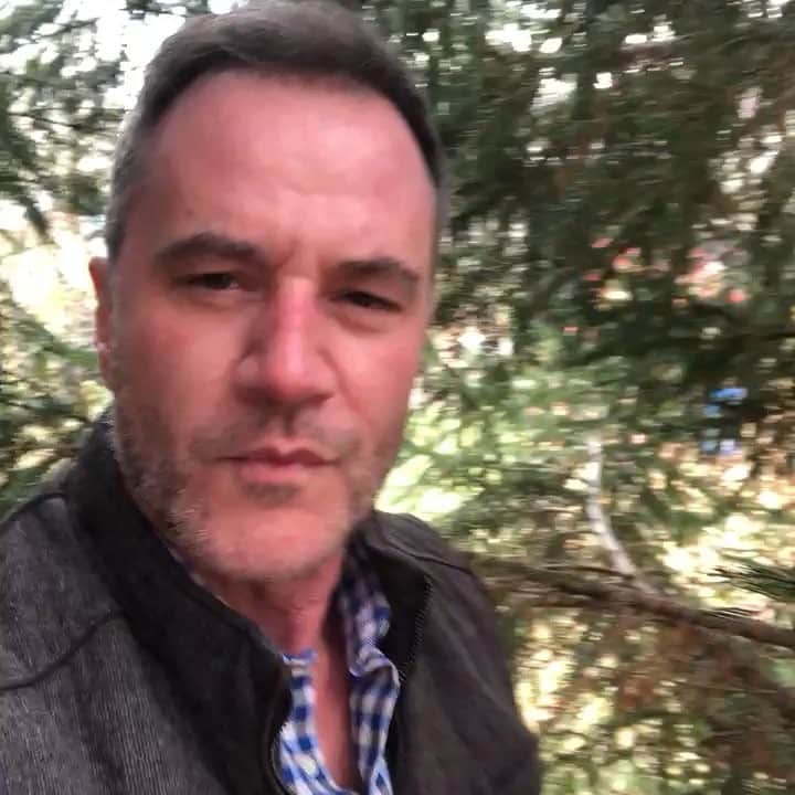 ティム・ディケイのインスタグラム：「RESHOOT OF THANK YOU!!:) One can still donate to the American Cancer Society/Real Men Wear Pink. Link in bio!」