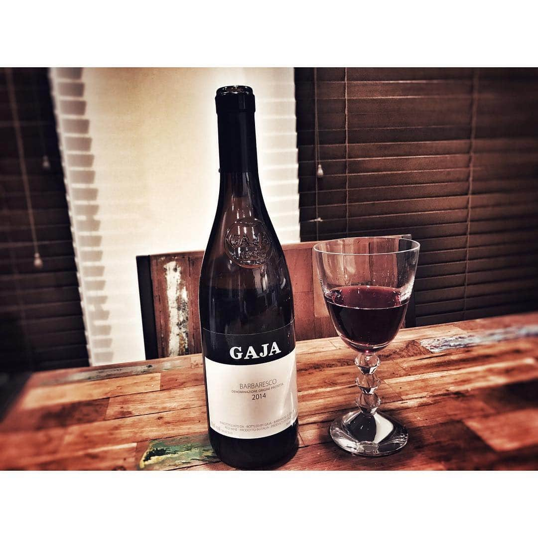 明希 さんのインスタグラム写真 - (明希 Instagram)「#こんばんワイン #barbaresco #gaja #sid #明希 #頂き物 #いつもありがとう」11月12日 21時22分 - sid.aki