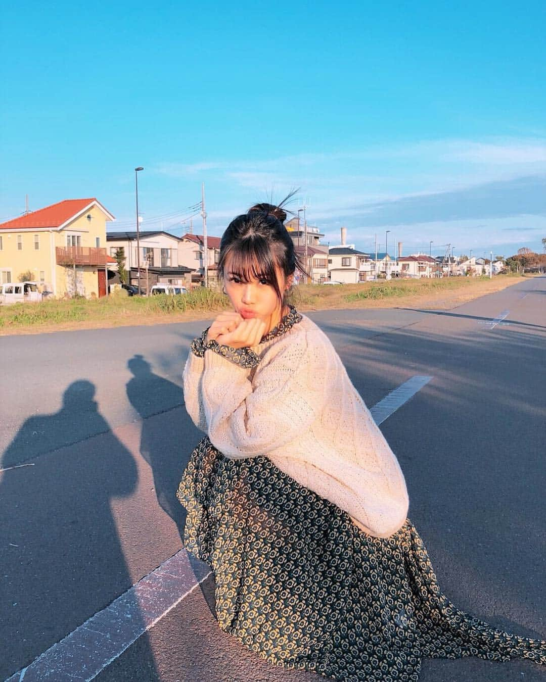 鈴木ふみ奈さんのインスタグラム写真 - (鈴木ふみ奈Instagram)「いつかの服💛  #ふみるっく #code #all #rodeocrowns #hairstyle  #珍しく #おだんご #fashion  #影は #もみマネ さん #大きい #笑」11月12日 22時19分 - fuminasuzuki