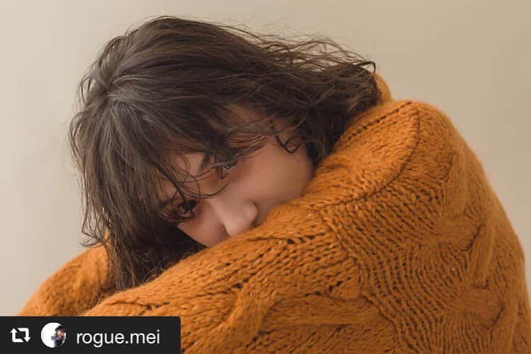 オルディーブ（ミルボン）のインスタグラム：「. ネオヴィンテージ ありがとうございます！ #repost @rogue.mei via @PhotoAroundApp  ROGUE  2018 A/W 【ネオ ヴィンテージ グレージュ】  ヴィンテージを基に 新しくデザイン、アレンジ。  重みのあるカラーに艶と透明感をプラス。  今までにない新しい自分へ。 . . . . . . ' . #ナチュラルモード#エフォートレス  #ROGUE #広島 #美容師 #ヘアカタログ #アッシュ #アシスタント#くせ毛風パーマ #炭酸シャンプー #トレンド  #美容学生 #艶カラー #レイヤーボブ #ニュアンスパーマ #ミディアム #デジタルパーマ  #aw #撮影  #roguenamiki  #ネオヴィンテージ  #ネオヴィンテージカーキ #ヘアアレンジ #パーマモデル募集 #カラーモデル募集 #サロンスタイル #透明感  #roguemei . .」