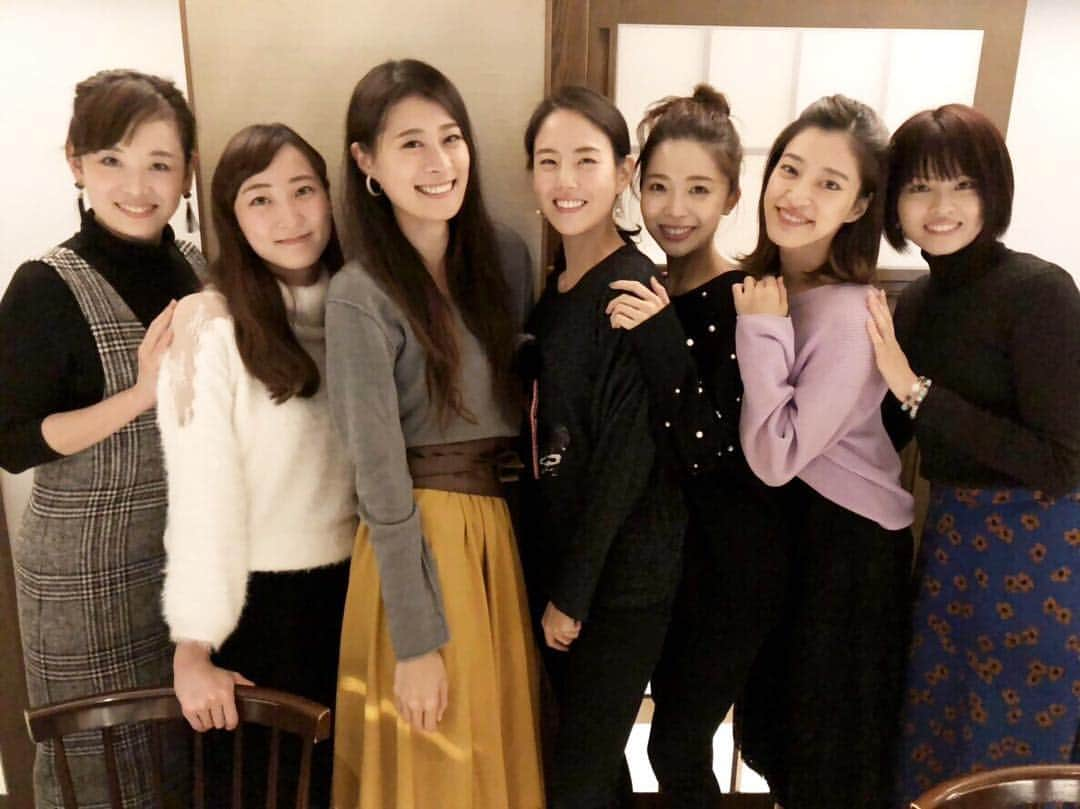 夢月せらさんのインスタグラム写真 - (夢月せらInstagram)「同期会❤  14人での同期会❤❤ とってもとっても笑った😂  いろんなとこで好き勝手喋り、笑い、共有し、、、 幸せとパワーをこれでもかってくらいチャージしました💪💪 本当に同期ってすごい😂❤ #宝塚 #96期 #同期愛」11月13日 8時51分 - seramutsuki