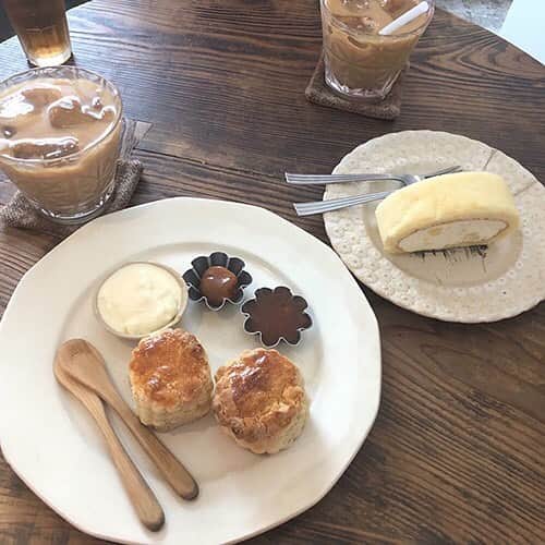 isutaさんのインスタグラム写真 - (isutaInstagram)「. ティータイムにぴったりなスイーツといえばおいしい“スコーン”ですよね！ . 紅茶ブームに乗り、最近ではスコーンを提供するカフェが増えてきているんです♩ . そんなスコーンが食べられる、東京・大阪・京都のカフェをご紹介します♡ . 詳しくは、プロフィールトップのURLから記事をチェックしてください！ . #isuta#isutapic#isutacafe #イスタ#スコーン#カフェ」11月13日 11時56分 - isuta_jp