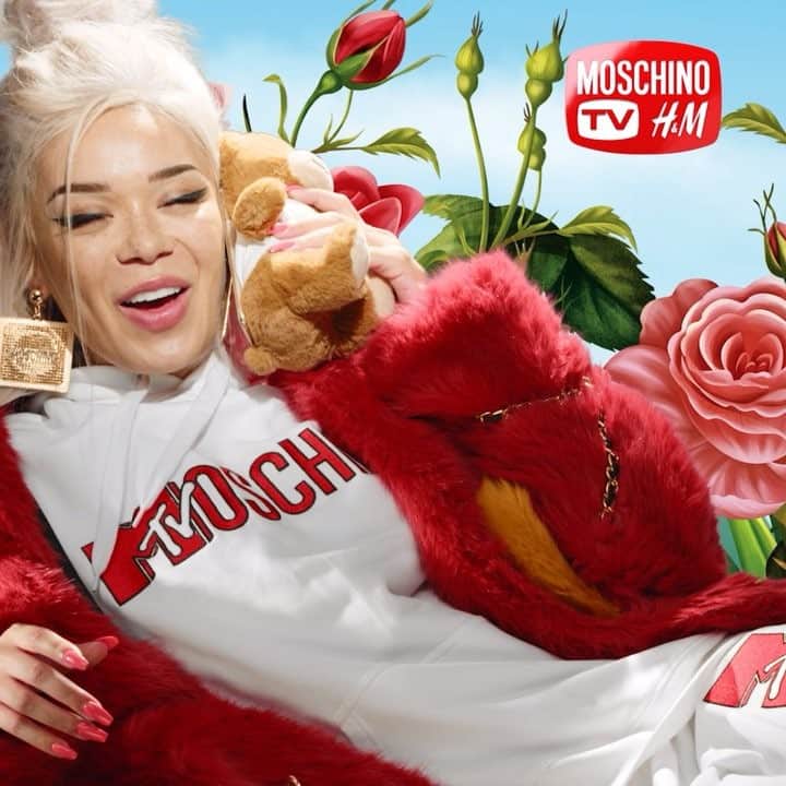 Jed Rootのインスタグラム：「Video collage by @portiswasp1 for @hm x @moschino collab! Director: @marcus_mam  Stylist: @carlynecerfdedudzeele  Model: @lucymfoster  #hmoschino  #hm  #moschino  #videocollage」