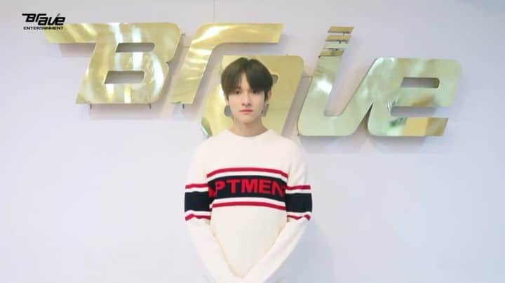 のインスタグラム：「⠀⠀⠀⠀⠀⠀⠀⠀⠀⠀⠀⠀⠀⠀⠀ 사무엘의 2019 수능 응원 영상이 도착했습니다 💁🏻‍♀️ 수험생분들 마지막까지 화이팅 ❗️ ⠀⠀⠀⠀⠀⠀⠀ ▶️ YOUTUBE : https://youtu.be/w9jTJyjjuy8 ▶️ NAVER TV : https://tv.naver.com/v/4510501 ⠀⠀⠀⠀⠀⠀⠀ #사무엘 #Samuel #2019수능」