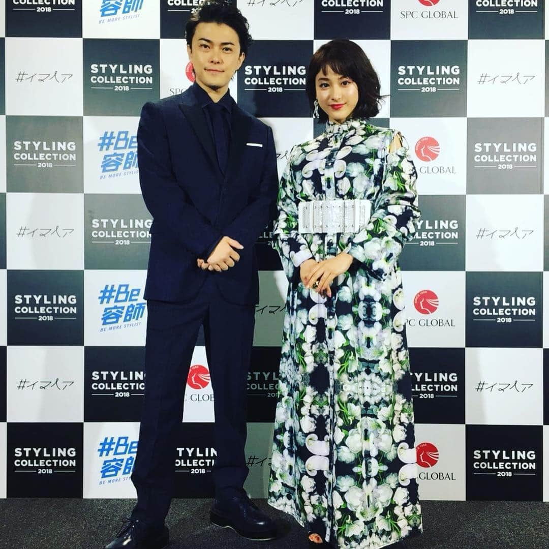 勝地涼さんのインスタグラム写真 - (勝地涼Instagram)「ベストスタイリングアワードを受賞させて頂きました💇‍♂️ 俺？俺でいいの？いやいや、、俺？ と思いましたがありがたく頂きました 女性部門は平祐奈さん。 その横に 俺？俺でいいの？いやいや、、俺？ と思いましたが横にたたせて頂きました🕴」11月13日 15時45分 - ryo.katsuji.official