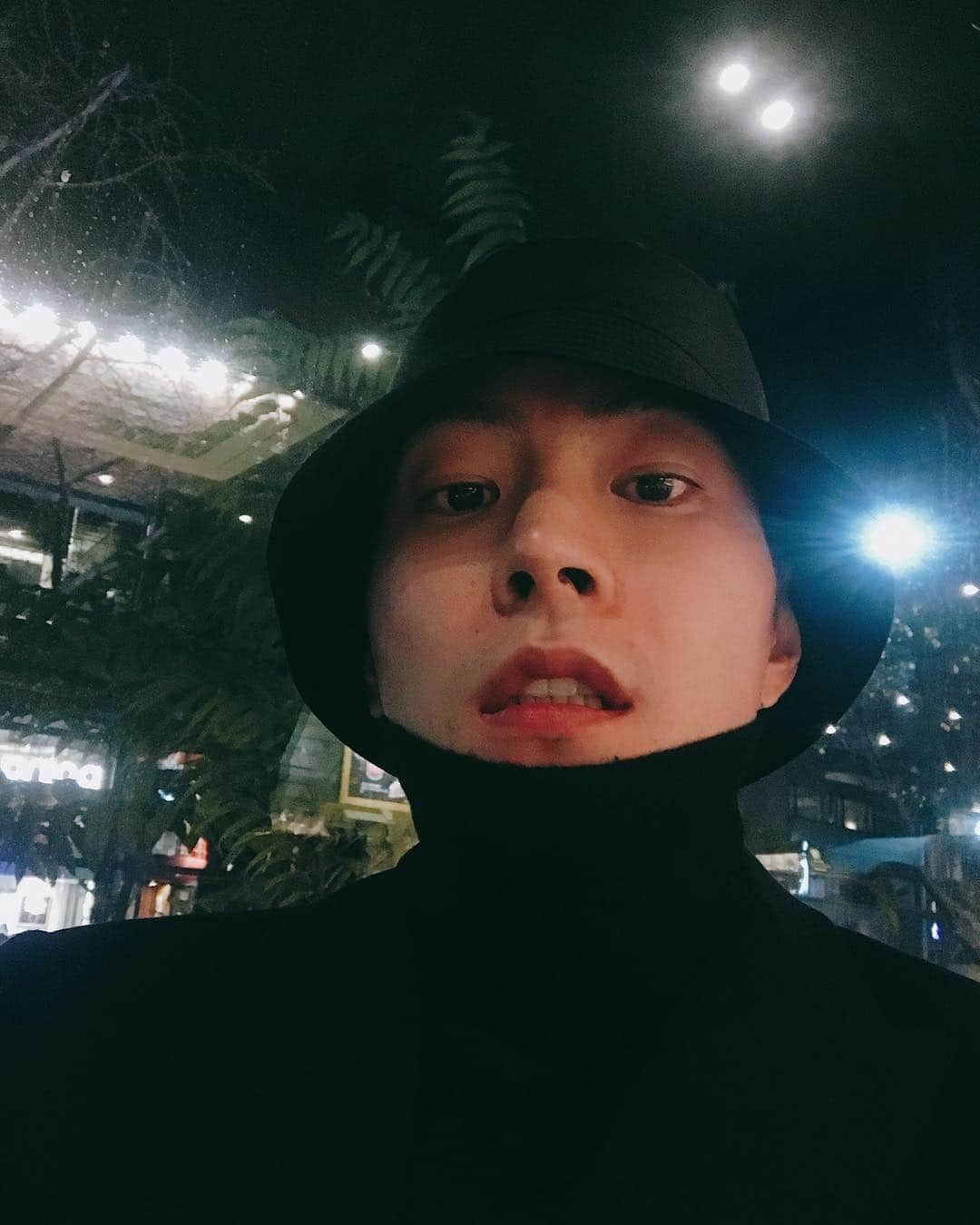 ホン・ジョンヒョンさんのインスタグラム写真 - (ホン・ジョンヒョンInstagram)「😬」11月13日 19時40分 - hjonghyun