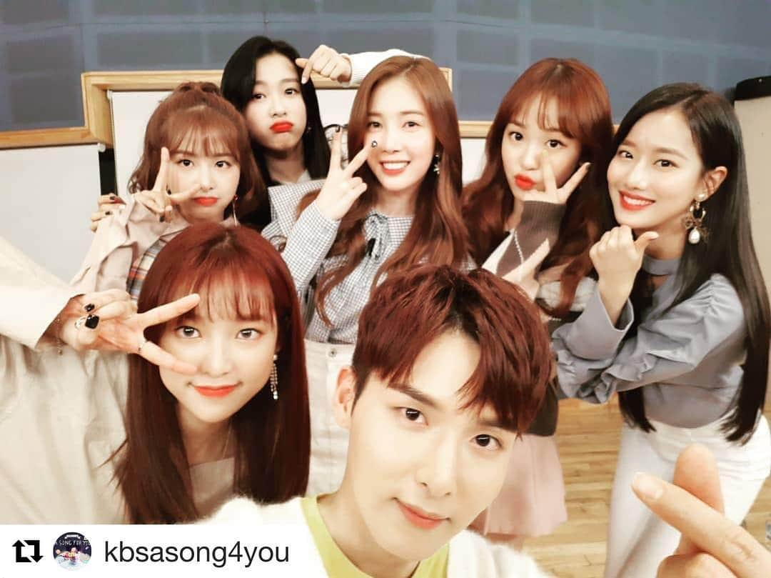 Aprilさんのインスタグラム写真 - (AprilInstagram)「#Repost @kbsasong4you with @get_repost ・・・ 어송포유 7화 에이프릴 녹화 무사히 끝 ❤ 화사했던 촬영현장  #프릴이들무한감사 #예쁜게죄야진짜죄야 #사람미모가아닌에이프릴 #우리엠씨우기 #오늘도활짝 #AS4U #어송포유 #려욱 #ryeowook #april #에이프릴 #예쁜게죄」11月13日 19時49分 - official.april