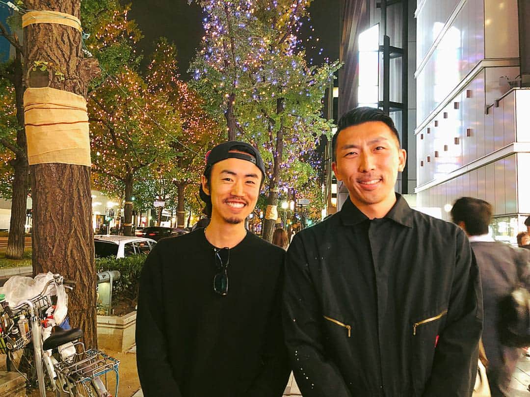 DJ みぃのインスタグラム：「今回引っ越しするにあたり、渋井不動産の皆さんにお世話になりました！沢山の注文をしたにもかかわらず、優しく丁寧に接してくださいましたし、何よりとっても素敵な物件を見つけてくださったことに感謝です😂✨今回写真には写っていませんがシュワさんも本当にありがとうございました😭✨オシャレでお値打ちでいい物件を見つけたい方は渋井不動産本当にオススメです🏠コーヒーも美味しいですよ☕️🤤 #渋井不動産 #皆さんおしゃれ #コーヒーも美味しいです #イルミネーションと渋井不動産の皆さん笑 #本当にお世話になりました #帰りたいと思える素敵なお家に出会えてました」