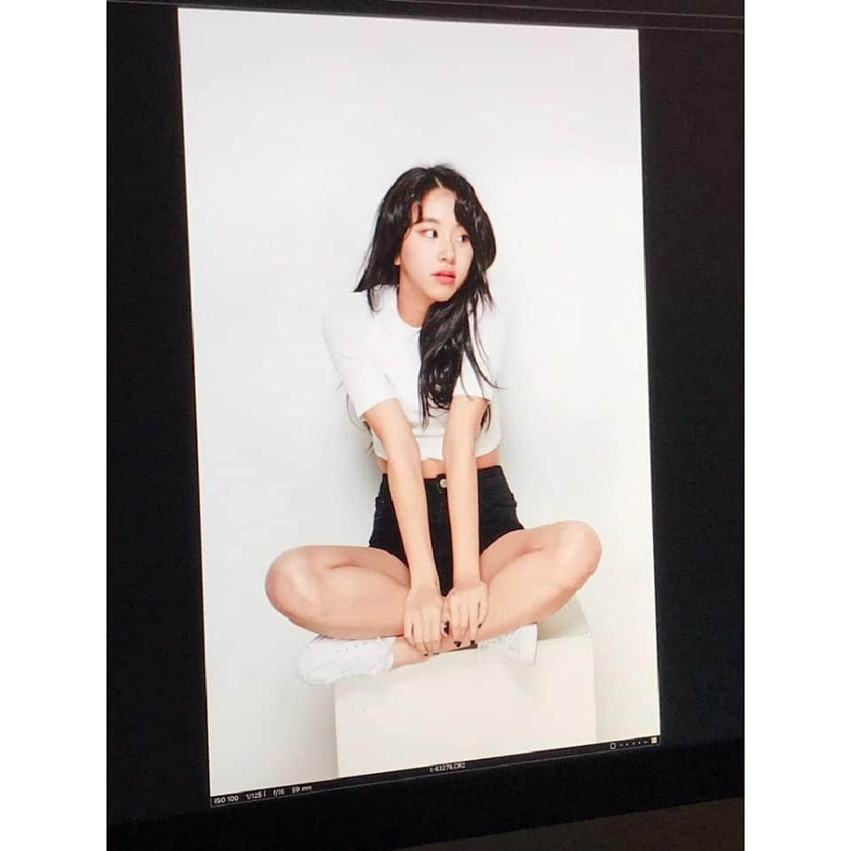 TWICEさんのインスタグラム写真 - (TWICEInstagram)「오보이 비하인드 🍓」11月13日 21時12分 - twicetagram