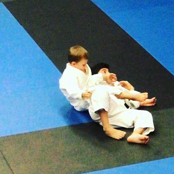 ジャクソン・ビーバーのインスタグラム：「Tap #jujitsu」