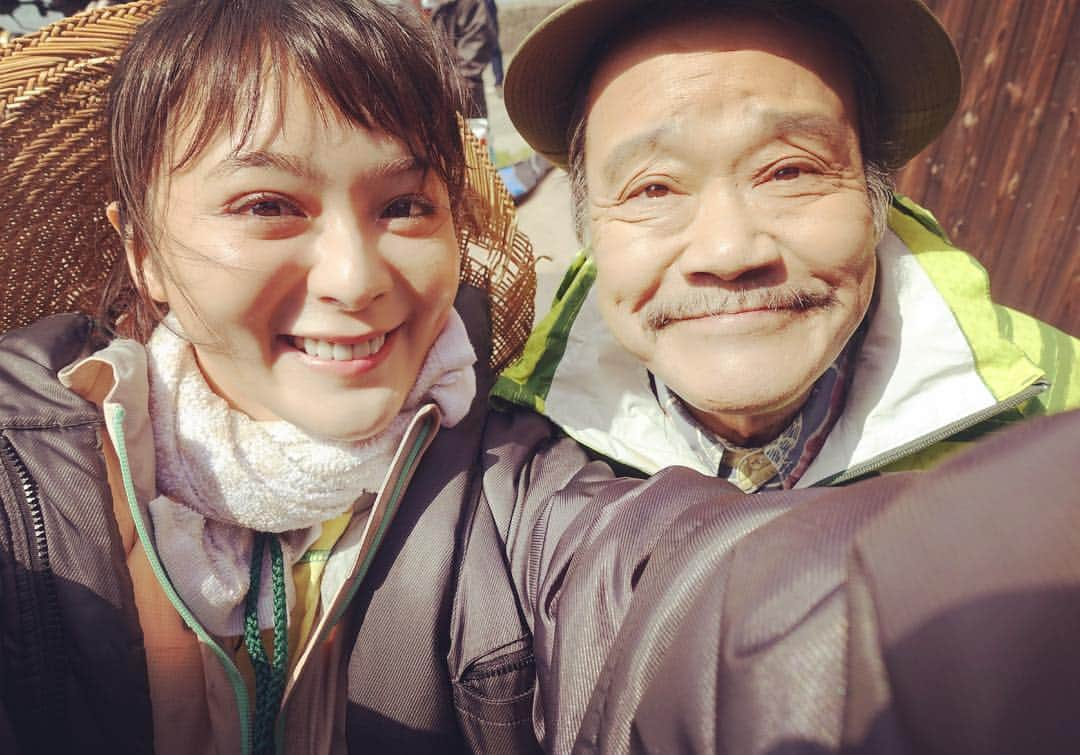 貫地谷しほりさんのインスタグラム写真 - (貫地谷しほりInstagram)「BS笑点ドラマスペシャル 『五代目三遊亭圓楽』に続き『釣りバカ日誌』への出演も解禁になりました！ どちらもお新年のめでたい季節の放送です！ 笑点の方は舞台の稽古中に撮影していたので最近ですが、釣りバカは今年の春頃の撮影でした。 どちらのドラマもお久しぶりの方々で楽しく撮影できました！ #笑点ドラマスペシャル #五代目三遊亭圓楽 #釣りバカ日誌 #お正月ドラマ」11月14日 8時54分 - shihori_kanjiya