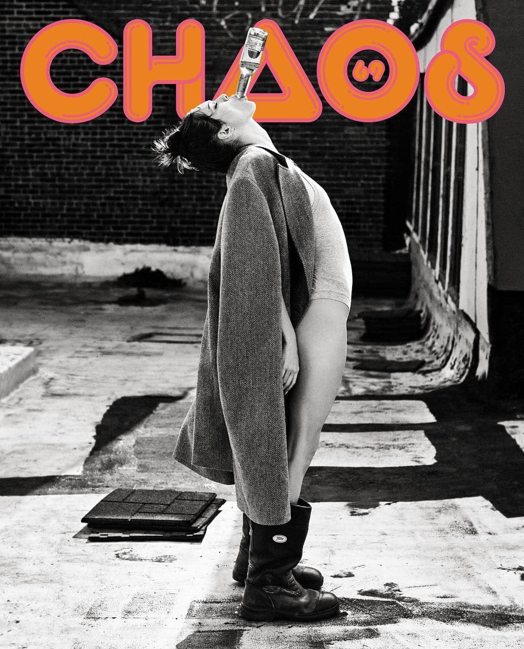 ケンダル・ジェンナーさんのインスタグラム写真 - (ケンダル・ジェンナーInstagram)「💀💀💀 @chaossixtynine ISSUE 2 cover by @cassblackbird」11月14日 2時04分 - kendalljenner