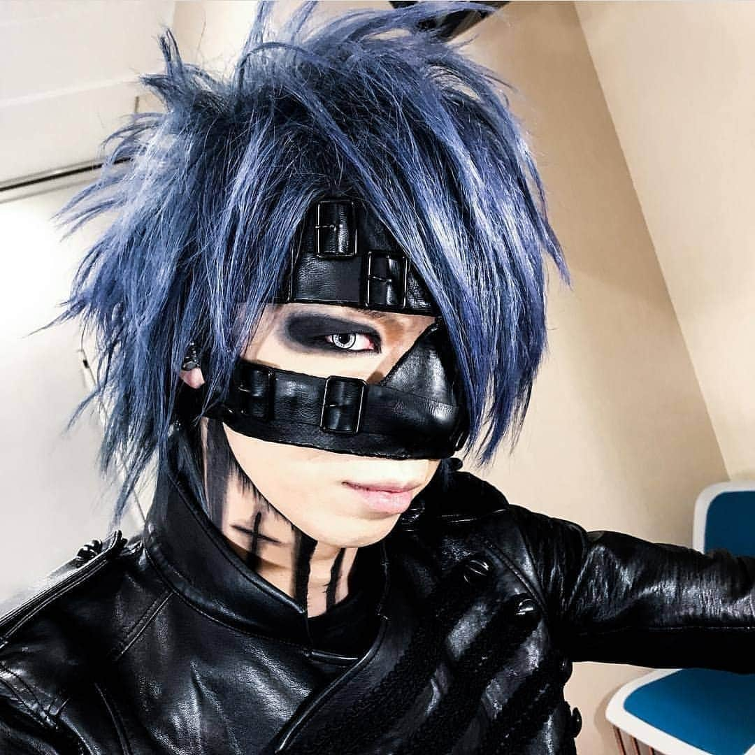 the GazettEさんのインスタグラム写真 - (the GazettEInstagram)「新しい写真 Reita 🤟 #reita #akirasuzuki #new #newpic #newphoto #newstyle #ninth #jmusic #japan #tokyo #pscompany #blue #follow #vkei #visualkei #instagood #like #band #ruki #aoi #uruha #kai #xoxo #thegazette #gazetto」11月14日 6時27分 - the_gazettephoto