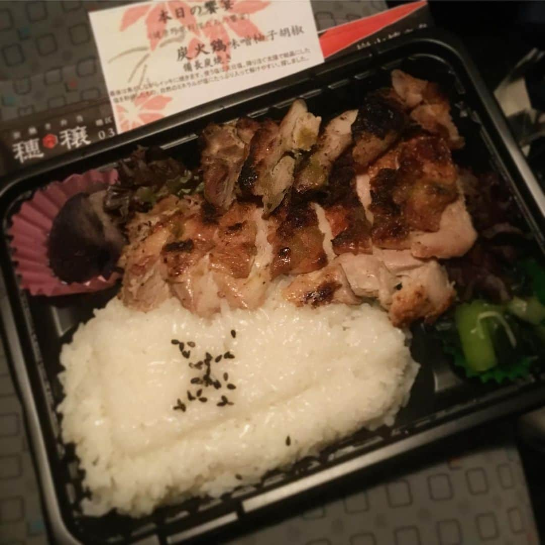 木村ひさしさんのインスタグラム写真 - (木村ひさしInstagram)「最高のおっさんの晩ごはん。 移動メシ！ #2018チャレンジ第三弾  #最高のおっさんのロケ弁当」11月14日 17時22分 - kimura.hisashi