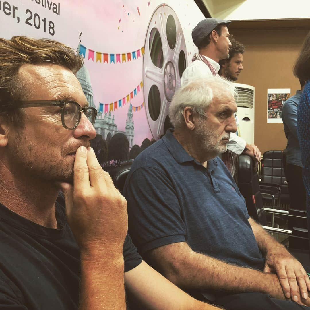 サイモン・ベイカーさんのインスタグラム写真 - (サイモン・ベイカーInstagram)「Kolkata International Film Festival #indiancoffeehouse #india #kolkata #australianfilmmakers #breath」11月14日 18時11分 - snappytoes