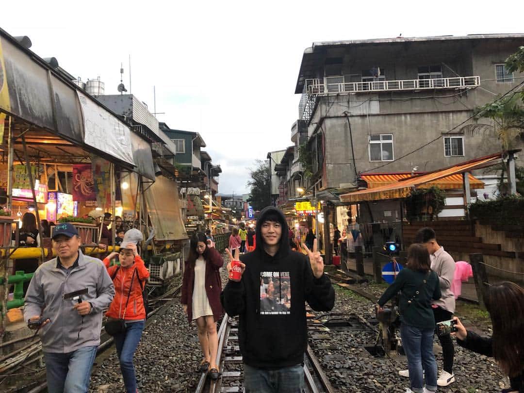 チョン・ウィチョルのインスタグラム：「#taipei #taiwan #대만 #타이페이 🇹🇼」