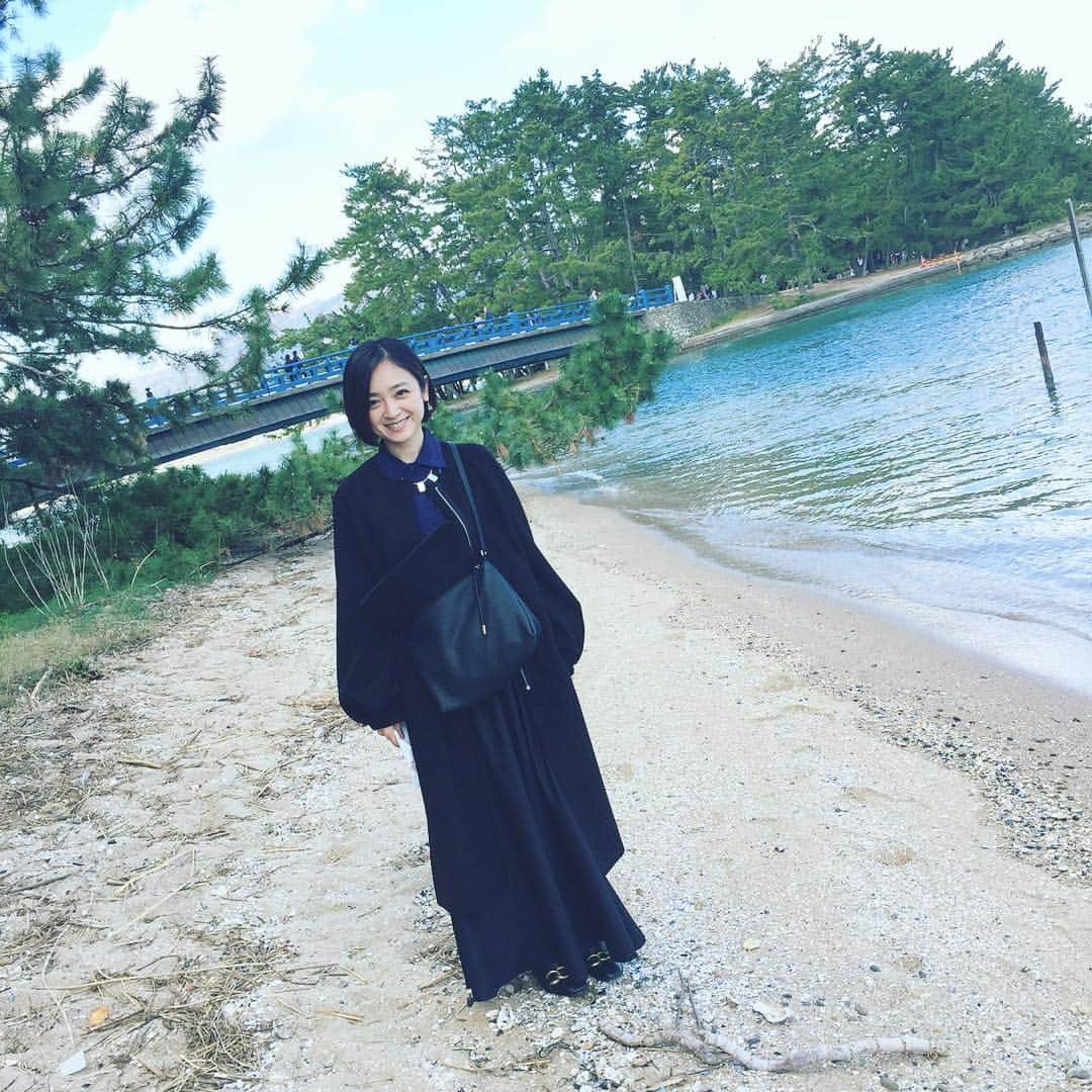 安達祐実さんのインスタグラム写真 - (安達祐実Instagram)「💚💚💚 最近、黒い服着る率高め。」11月14日 10時28分 - _yumi_adachi