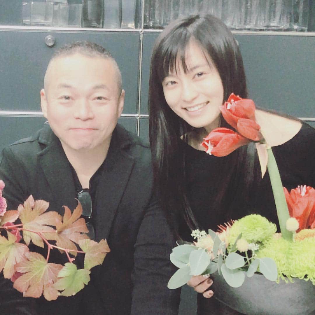 小島瑠璃子さんのインスタグラム写真 - (小島瑠璃子Instagram)「母とお花のレッスン✨ 私が世界一大好きな華道家の 赤井勝先生に教えて頂きました。」11月14日 11時18分 - ruriko_kojima