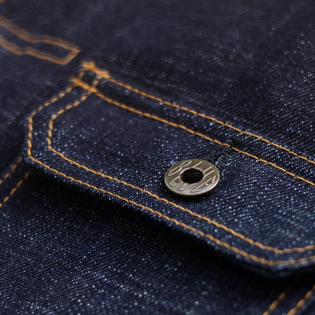 Japanblue Jeansさんのインスタグラム写真 - (Japanblue JeansInstagram)「[Rearrival] Jeans Jacket 16.5oz U.S.A.×Australia Cotton Vintage Selvage  待望の再入荷 16.5oz モンスターセルヴィッチデニムGジャン  高オンスデニムながら弱テンションにより着込むごとに風合いが豊かになる、 モンスター級のデニムジャケットです。  入荷後、早くも直営売り切れ必至のため、気になられていた方はお急ぎ下さい。  @robindenim  #japanbluejeans #denim #jacket #madeinjapan #kojima #jeans #selvage #ジャパンブルージーンズ #デニム #国産 #逆輸入 #セルヴィッチ #定番 #ジャケット #Gジャン」11月14日 11時50分 - japanbluejeans