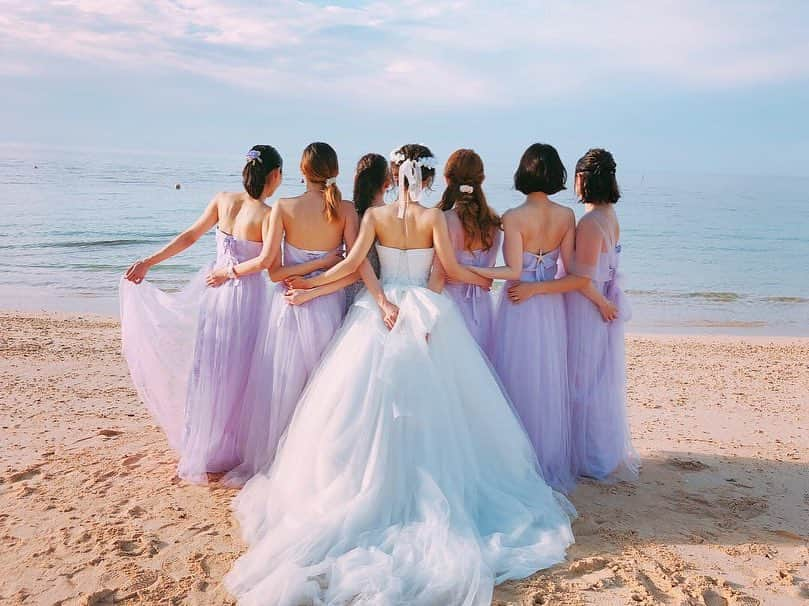 ダーブロウ有紗さんのインスタグラム写真 - (ダーブロウ有紗Instagram)「💐👰💍 親友ふみちゃんの結婚式で沖縄へ✨ 最高に可愛い花嫁でした😍💓💖 ブライズメイドやったんだけど、途中で息子にミルクを吐かれ一人だけ私服です😂 #wedding  #bridesmaids  #okinawa #bestfriend」11月14日 22時13分 - alisadurbrow