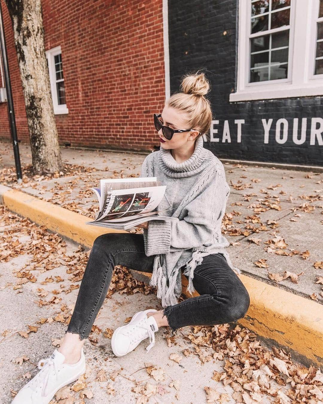 SHEINさんのインスタグラム写真 - (SHEINInstagram)「LATE FALL INSPO @maddy.corbin 🍂 Tap to shop or search"535273"link in bio #SHEIN #sheinstyle #SHEINgals #eyelet #tassel #jumper」11月14日 22時15分 - sheinofficial