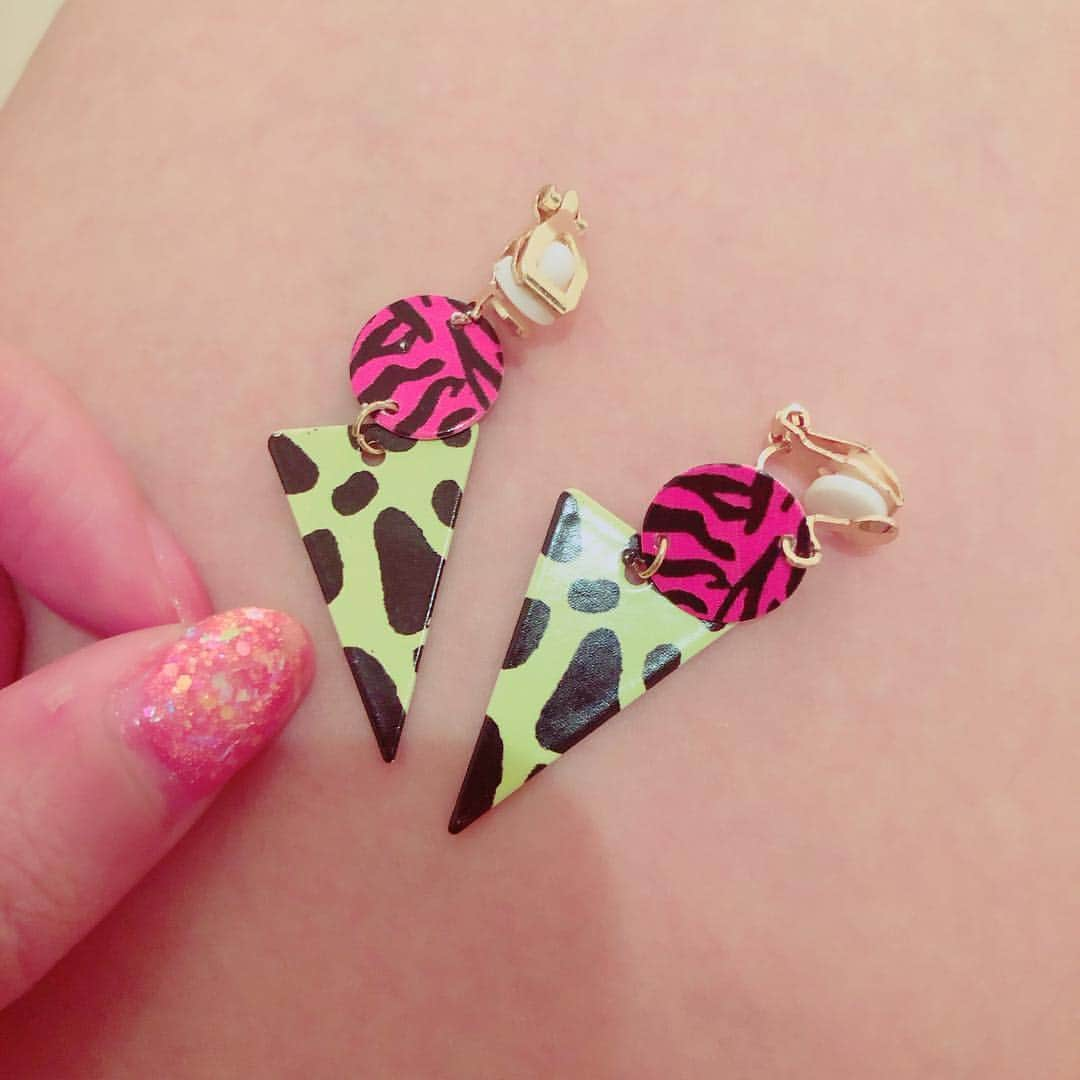 成瀬瑛美のインスタグラム：「今日付けてるのはマルカケルサンカク◯×△👂💛✨ #eiarring #えearring どうだねどうだねッ(*´∀`*)？💖✨」