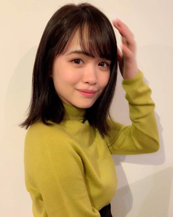 高橋有紀のインスタグラム：「最新のゆうこすヘア♡ ゆうこすのShowroomでゆうこすが実況しながら切ったり染めたらしてる！ 少し前にバッサリ切って、カラーは #ゆうこすグレージュ は透け感があって、顔色もよく見えて、同じ色の回数を重ねているので抜けてきても可愛い色◎ @yukos0520  #lysa_yuki  #ゆうこす」
