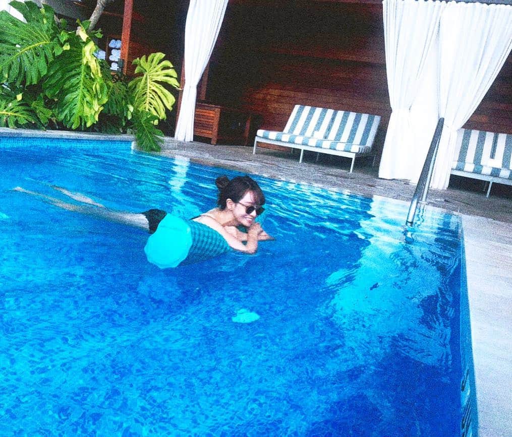 丸林広奈さんのインスタグラム写真 - (丸林広奈Instagram)「毎日プール入りたくなる🏊‍♀️💭 #hawaii #honolulu #swimwear #bikini #ritzcarlton #pool」11月15日 9時59分 - hironamarubayashi