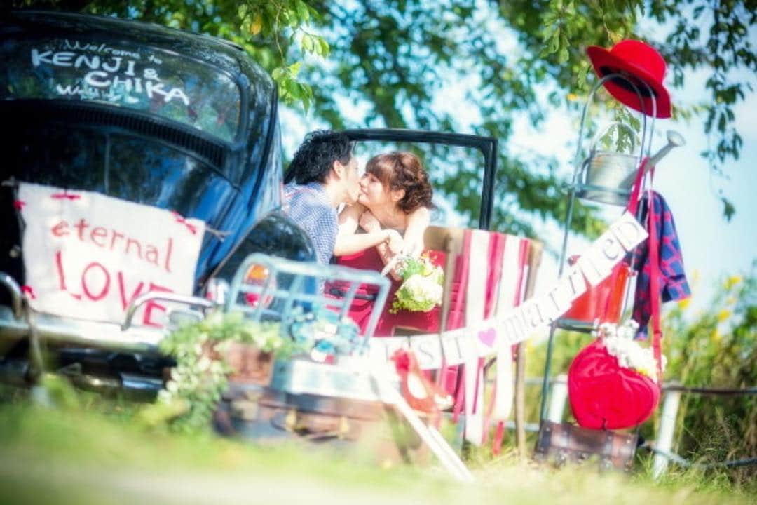Famarryのインスタグラム：「Kenji and Chika's playful outdoor photoshoot in Nagoya. We'll fulfill your photoshoot wishes, anywhere in the country (and the world!) #PureArtis ーーーーーーーーーーーーーーーーーーーーーーー Let us make your photoshoot dreams a reality, anywhere in the world. Contact us today. :) Check us out at  @famarry_jp or our website! くわしくは@famarry_jpプロフィールのURLから！ ーーーーーーーーーーーーーーーーーーーーーーー With over 800 photographers registered in our database, we have all the resources to make your dream photoshoot a reality. Just let us know... What is your dream? どこでもフォトウェディングの最高の舞台に。もっとクリエイティブに、もっと自由に。最安値で理想の撮影を実現。 国内、海外の800人以上のプロフォトグラファーが登録。ロケーション、ウェディング当日撮影、ハネムーンフォトも思いのままに。 ——— #ウェディング撮影といえばファマリー #出張カメラマン #出張撮影 #前撮り #後撮り #ロケーション撮影 #ウェディングフォト #フォトウェディング #ロケーションフォト #花嫁準備 #結婚 #結婚準備 #写真家 #famarry #ファマリー  #destinationwedding #destinationweddingphotographer #prewedding #preweddingphoto #weddingphotographer #preweddingideas #honeymoon #bride #bridetobe #japan #nagoya #destinationphotographer #japanprewedding #japan_of_insta」