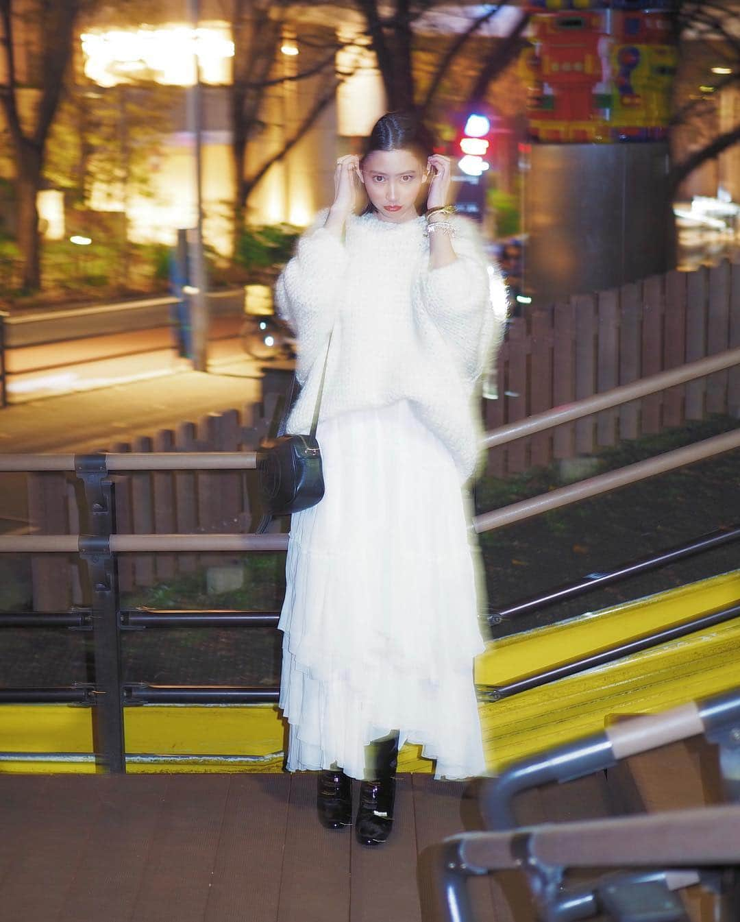 河北麻友子さんのインスタグラム写真 - (河北麻友子Instagram)「FASHION SWEATER: Jun Mikami SKIRT: Casa Fline BOOTS: hulis for IRUKA BAG: Gucci #FASHION #OOTD #麻友コーデ #MayuPics #麻友ぴく」11月15日 21時18分 - mayukokawakitaofficial