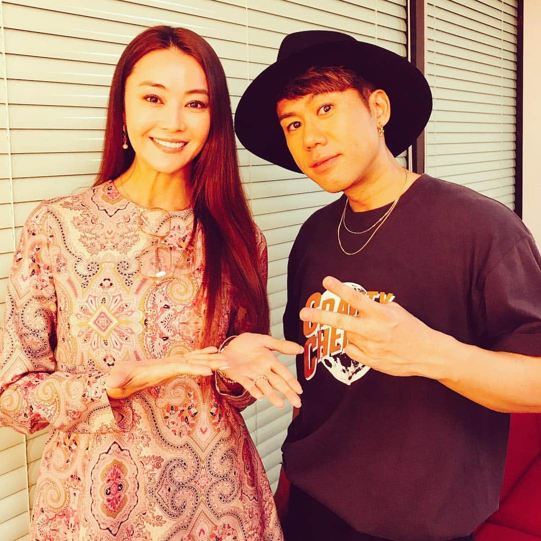 観月ありささんのインスタグラム写真 - (観月ありさInstagram)「chemistry Live Tour Gravityに行って来ました✨✨✨ ヒット曲たくさん！！！ 懐かしの曲も聴けて20代の頃を思い出しキュンとしました😃😊 #chemistry#live  #川畑要  #観月ありさ」11月15日 21時48分 - alisa_mizuki