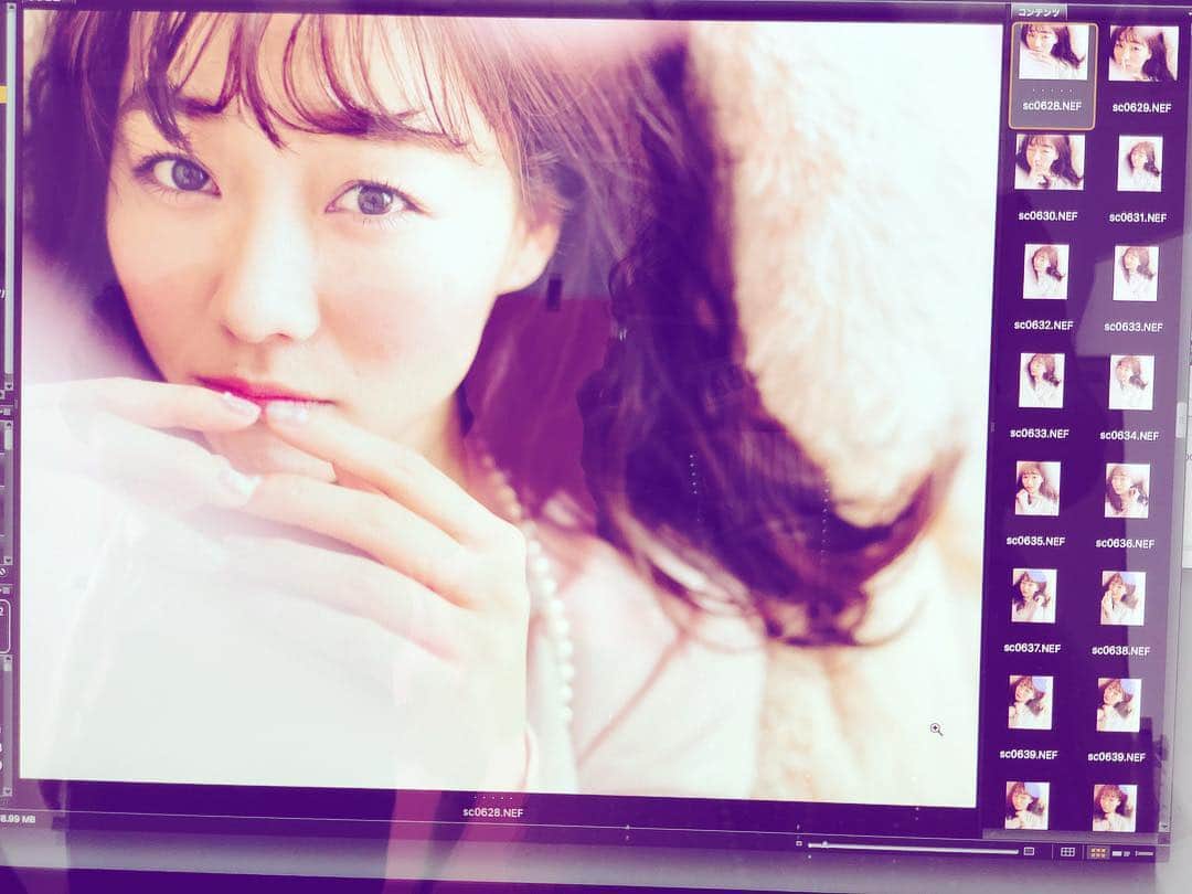 須田亜香里さんのインスタグラム写真 - (須田亜香里Instagram)「見開きドーン！で、とことんピンク。 夢のような撮影でした💕 可愛くなる方法というか、可愛いと錯覚させる方法を全部語りました😏  #scawaii  #pink  #ハートをつかんで虜にするテク  #写真集タイトルは可愛くなる方法  #むしろこちらは可愛いと錯覚させる方法」11月15日 14時04分 - akarisuda