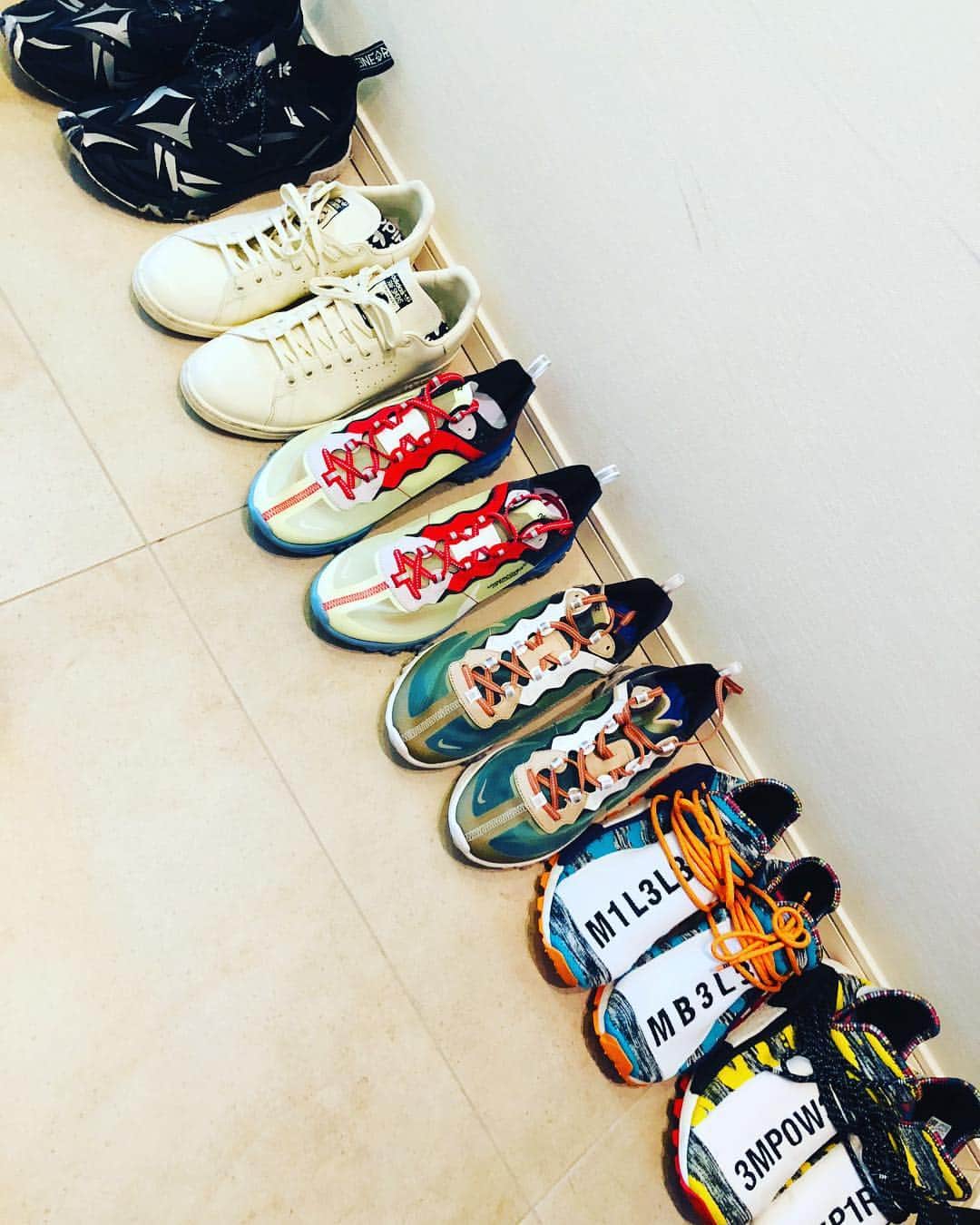 布袋寅泰さんのインスタグラム写真 - (布袋寅泰Instagram)「完全にスニーカーアディクト。Totally sneaker addict #sneakers #sneakerhead #rafsimons #addidas #nike #undercover #pharrellwilliams Williams」11月15日 14時48分 - hotei_official
