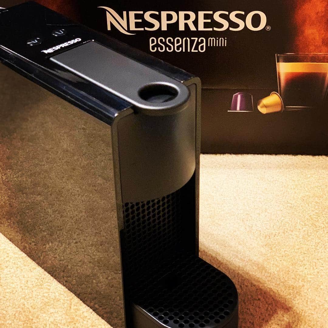 道端カレンさんのインスタグラム写真 - (道端カレンInstagram)「我が家にもネスプレッソマシン入れたー☕️🖤☕️🖤☕️🖤 コーヒー大好き！ #nespresso #ネスプレッソ #コンパクトでいい」11月15日 16時57分 - karenmichibata
