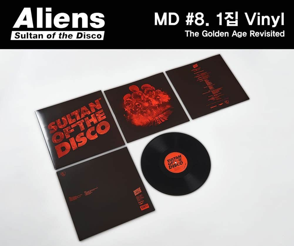 Sultan Of The Discoさんのインスタグラム写真 - (Sultan Of The DiscoInstagram)「[Aliens MD 재공지] 🎁 11월 17일(토) 단독 콘서트에서 MD를 공연 시작 전에 구입하고 싶으시다고 문의주시는 분들이 많아 당일 운영 동선을 조정하여 공연 전후에 모두 판매를 진행하기로 했습니다. 성원에 감사드립니다. . 💸 MD판매시각: 1차 - 공연시작 전 4:00pm-5:00pm / 2차 - 공연종료 후 8:00pm-9:30pm 🛒 MD판매장소: YES24 라이브홀 로비 💳 현금 및 카드 결제 모두 가능합니다 🛒 공연 티켓을 소지하신 분들에 한해 로비 입장이 가능합니다 👥 8:30pm부터 MD 부스 옆에서 술탄 멤버들의 사인회를 진행합니다 . 🔅 no. 1 리플렉티브 백 - 술탄오브더디스코의 새 의상을 모티브로 제작한 가방 - 어두운 데서 빛을 받으면 밝게 빛나는 리플렉티브(반사) 소재가 포인트 - collaborated with @moon_and_sixpence_ - 사양: 가로 22 x 세로 18 x 두께 3cm. 함께 제공되는 어깨끈으로 사이드백으로 활용할 수 있음 - 가격: 38,000원 . 👽 no. 2 Aliens 티셔츠 - 크리에이티브 팀 'two-five-ten'과 함께 만든 앨범 패키지의 아트워크를 활용한 티셔츠 - 어두운 데서 빛을 발하는 전면 야광 로고의 디테일 - 사양: 100% cotton - 사이즈 [기장/가슴/어깨] (단위 cm) S [66/49/44] M [70/52/47] L [74/55/50] XL [78/58/53] - 가격: 29,000원 . 👊 no. 3 통배권 타올 - 2집 타이틀곡 '통배권 (feat. 뱃사공)'의 로고가 한자로 박혀있는 슬로건 타올 - 사양: 100% cotton. 22 x 105cm. 발염인쇄 - 가격: 10,000원 . 🥋 no.4 통배권 스티커 세트 - 화제의 '통배권 (feat. 뱃사공)' M/V의 캐릭터들을 원화가 화로 작가가 새롭게 그려낸 스티커 4종 - 가격: 4종 1세트 6,000원 . 👾 no.5 Aliens 스티커 세트 - 2집 [Aliens]의 앨범 아트워크를 2종의 홀로그램을 포함한 7종의 스티커로 제작 - 가격: 7종 1세트 6,000원 . 📀 no.6 2집 [Aliens] CD - ‘사라지는 꿈'과 '통배권 (feat. 뱃사공)' 등 11트랙 수록 - 일반 CD보다 1.5배 큰 7인치 크기로 제작 - 가격: 16,000원 . 💿 no.7 1집 [The Golden Age] CD - 절판되었던 2013년작 1집을 2집 발매에 맞춰 재발매. '의심스러워'와 '캐러밴' 등 12트랙 수록 - 가격: 14,000원 . 🎧 no.8 [The Golden Age Revisited] vinyl (LP) - 1집의 음원을 업그레이드하여 2017 레코드페어에서 선보였던 한정판의 소량 재고를 특별 판매 - 180g black disc / 게이트폴드 / mp3 다운로드 쿠폰 포함 - 가격: 33,000원 . ☄ 술탄오브더디스코 2집 단독 콘서트 D-2 💥 "GRAND SULTAN NIGHT 2018" 🦖 2018. 11. 17 (토) 6pm @ YES24 라이브홀 ☠ 예매는 술탄 바이오의 링크 @sultan_of_the_disco . #술탄오브더디스코 #sultanofthedisco #MD #가방 #티셔츠 #슬로건타올 #스티커 #CD #vinyl #LP」11月15日 18時21分 - sultan_of_the_disco