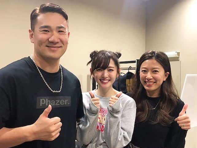 里田まいさんのインスタグラム写真 - (里田まいInstagram)「鈴木愛理ちゃんのライブ、鈴木愛理 LIVE TOUR 2018 “PARALLEL DATE”に @masahiro_tanaka.official とお邪魔しました。  もうアイドルではなくて、アイドルも出来るアーティストだ。。。 歌やダンスや表現力は、もうそれはもちろん素晴らしいんだけど、魅せる力や、引き出しの多さに圧倒された2時間でした。  そして、2枚目は、久々に会えた可愛子ちゃんたち。 向かって左から #中島早貴 ちゃん #里田まい です #鈴木愛理 ちゃん #矢島舞美 ちゃん #勝田里奈 ちゃん( #アンジュルム ) #pld_tour  嬉しい再会です(^^)」11月15日 23時19分 - maisatoda_official