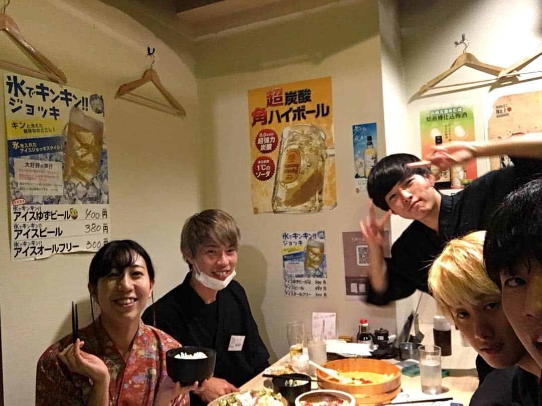 九州うまか 堺東店のインスタグラム：「こんばんは！！ 本日もご来店ありがとうございます！ 今日は5人でまかないをいただきました！ みんなで楽しく働いています🤗 あなたもうまかで楽しく働きませんか！( ´ ▽ ` )  #九州うまか堺東店 #堺東 #九州うまか #銀座通り商店街 #泳ぎイカ #石焼きもつ鍋 #もつ鍋 #九州料理 #地鶏 #地酒 #個室 #居酒屋 #グルメ #宴会 #女子会 #男子会 #合コン #コンパ #飲み放題 #コース #割引 #特典 #送別会 #歓迎会 #ビアガーデン  #followme #instafood #likeforlike #photoooftheday」