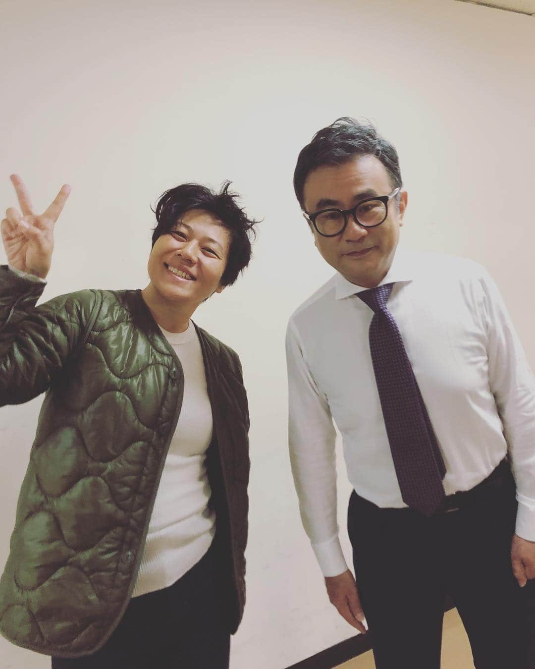 青木さやかさんのインスタグラム写真 - (青木さやかInstagram)「本日あさイチです！リハーサル終わりの三谷さんと起き抜けの私です恥ずかしい嬉しい #あさイチ #三谷幸喜 さん #映画  #サーチ #色とりどりの親子 #最高面白い映画です！」11月16日 8時06分 - sayaka___aoki