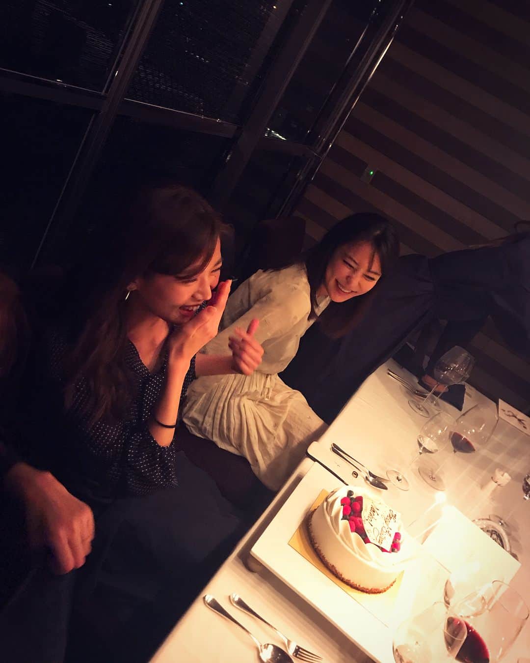 渡辺舞さんのインスタグラム写真 - (渡辺舞Instagram)「昨夜は赤谷奈緒子ちゃんの誕生日お祝いディナー😊✨いつも可愛くて発言が面白くて、大好きな友達😆更にステキな一年になりますように♥️おめでとう💐」11月16日 18時44分 - maipu0125