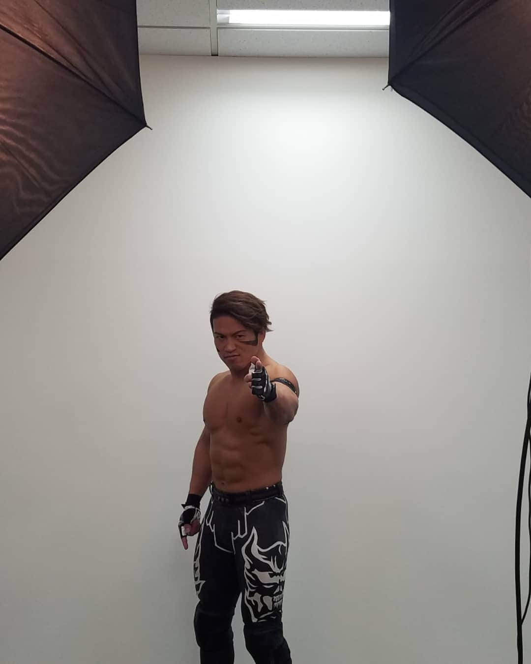 石森太二さんのインスタグラム写真 - (石森太二Instagram)「One frame of shooting.  #BulletClubOG☠️ #BoneSoldier #taijiishimori #石森太二」11月16日 19時34分 - taijiishimori